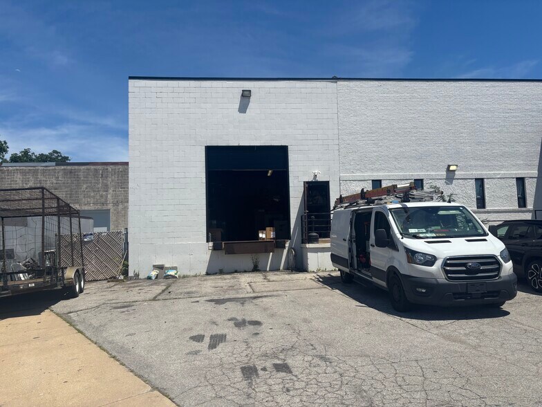 6068 Baumgartner Industrial Dr, Mehlville, MO à vendre - Photo de l’immeuble – Image 2 sur 8