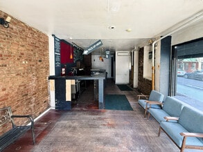 212 Avenue B, New York, NY à louer Photo intérieure– Image 2 sur 3