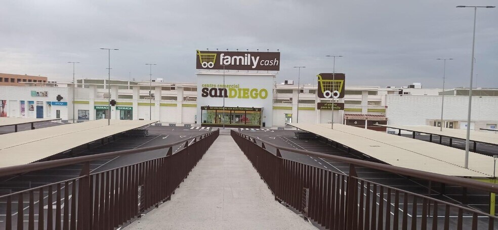 Local commercial dans Lorca, Murcia à vendre - Photo de l’immeuble – Image 3 sur 9