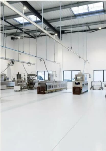 Local d'activités dans Persan à vendre - Photo de l’immeuble – Image 1 sur 20