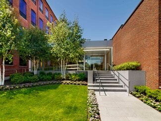 Plus de détails pour 55 Chapel St, Newton, MA - Bureau/Médical à louer