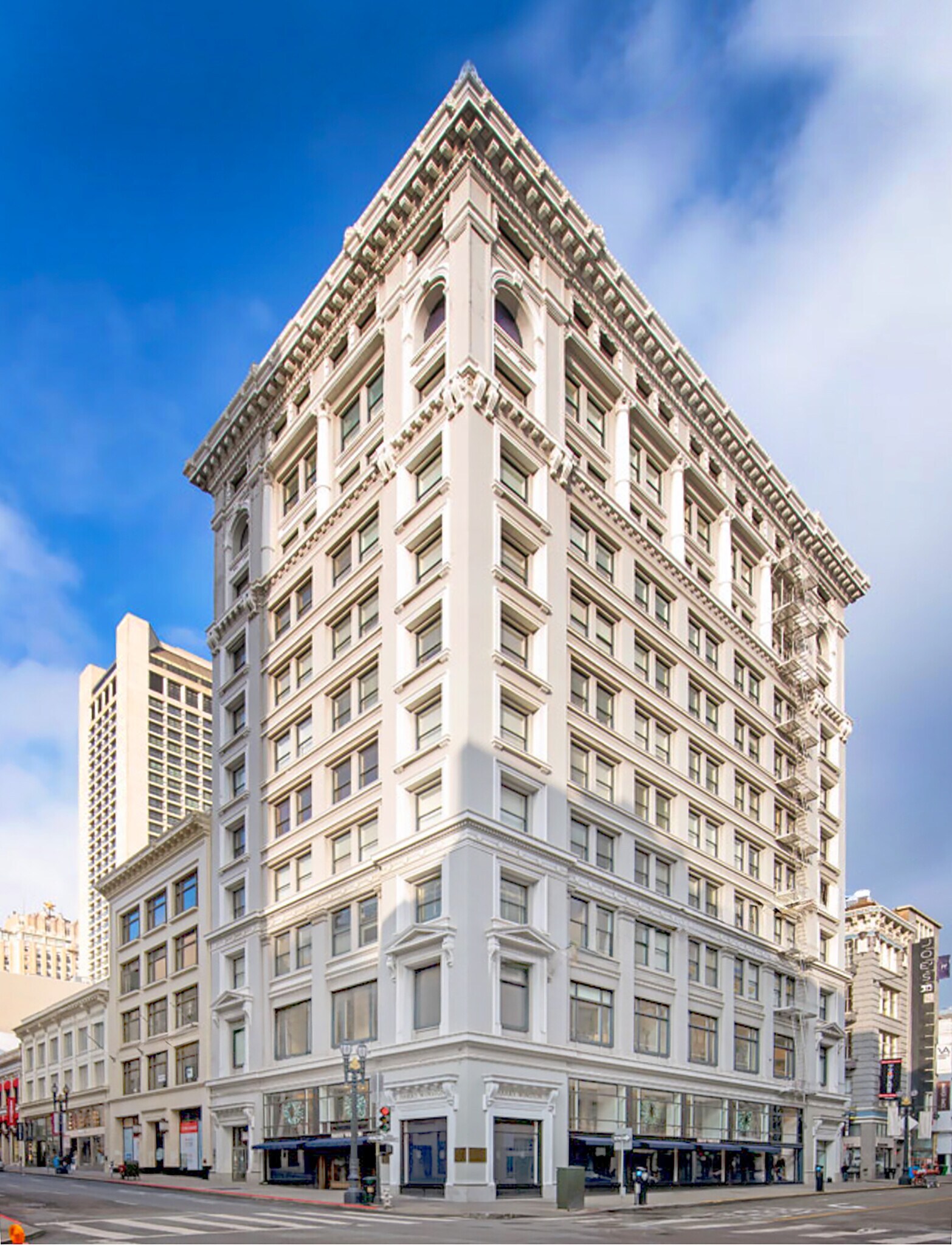 210 Post St, San Francisco, CA à louer Photo de l’immeuble– Image 1 sur 10