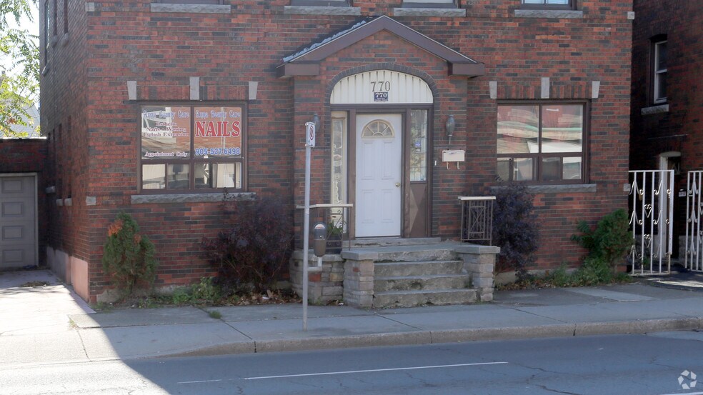 770 Barton St E, Hamilton, ON à vendre - Photo de l’immeuble – Image 2 sur 3