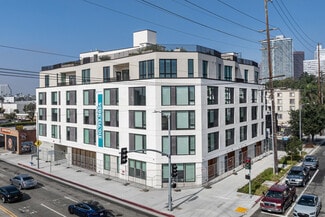Plus de détails pour 11701 Santa Monica Blvd, Los Angeles, CA - Local commercial à louer