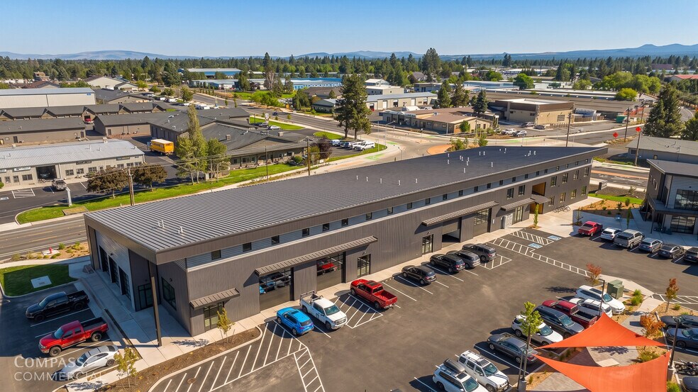 575 SE 9th St, Bend, OR à louer - Photo de l’immeuble – Image 3 sur 24