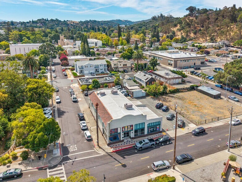 636 Ward St, Martinez, CA à vendre - Photo de l’immeuble – Image 2 sur 22