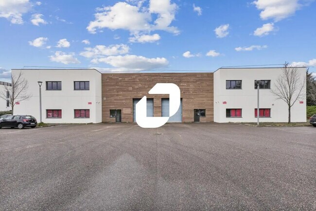 Plus de détails pour Local d'activités à louer