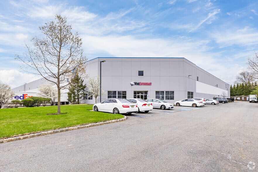 1000 Amboy Ave, Perth Amboy, NJ à louer - Photo principale – Image 1 sur 5