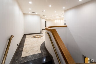 1732 Wisconsin Ave NW, Washington, DC à vendre Photo intérieure– Image 1 sur 8