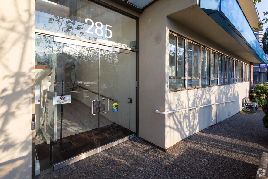 285 17th St, West Vancouver, BC à louer - Photo de l’immeuble – Image 3 sur 4