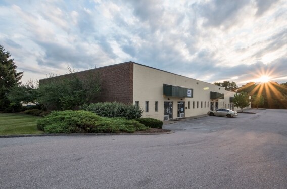 881 Nandino Blvd, Lexington, KY à louer Photo principale– Image 1 sur 3