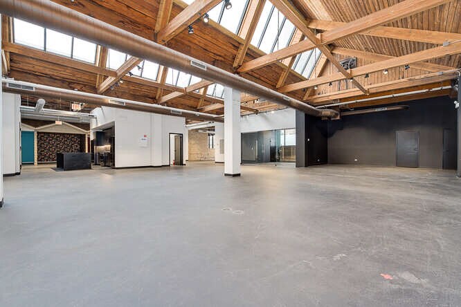 309-319 N Justine St, Chicago, IL à louer - Photo de l’immeuble – Image 1 sur 31