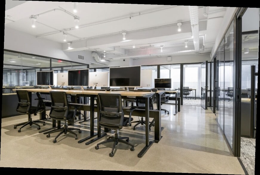 145 W Broadway, Long Beach, Long Beach, CA à louer - Photo intérieure – Image 3 sur 4