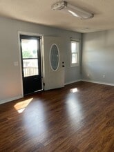 1005 Von Kolnitz Rd, Mount Pleasant, SC à louer Photo de l’immeuble– Image 2 sur 5