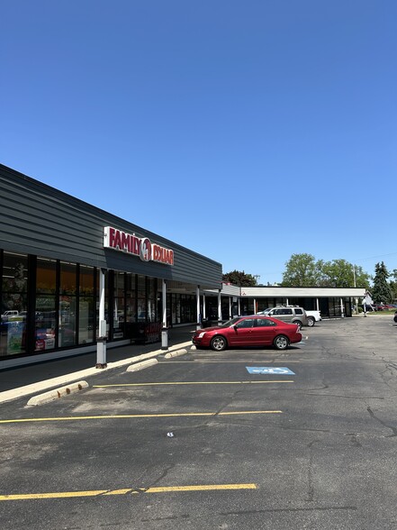 103-111 Park St, Walworth, WI à louer - Photo de l’immeuble – Image 2 sur 8
