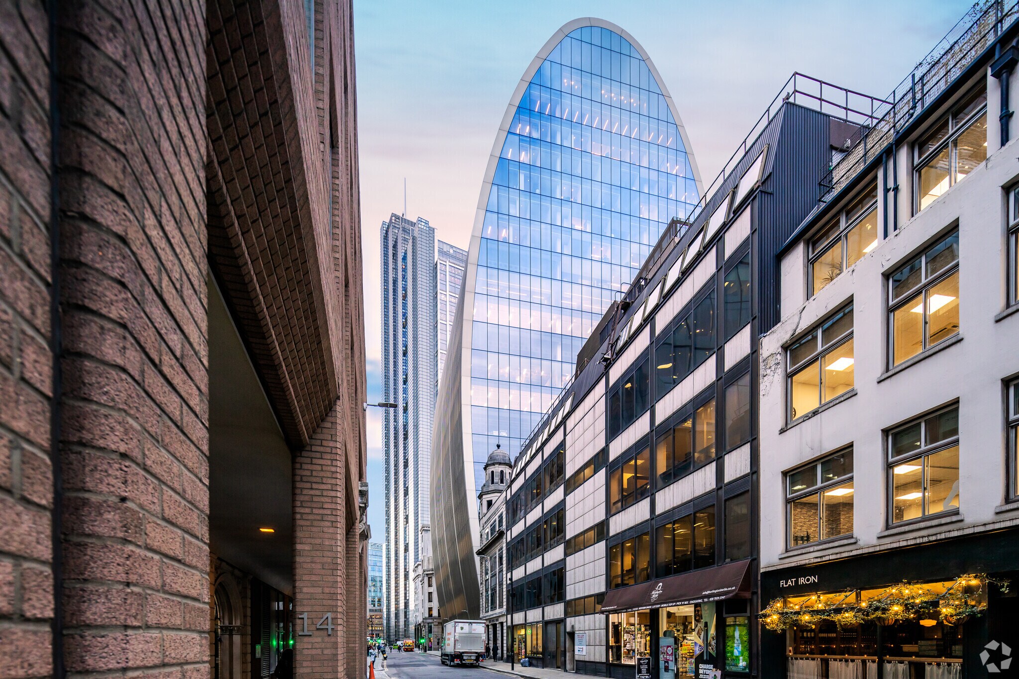 70 St. Mary Axe, Londres à louer Photo de l’immeuble– Image 1 sur 7