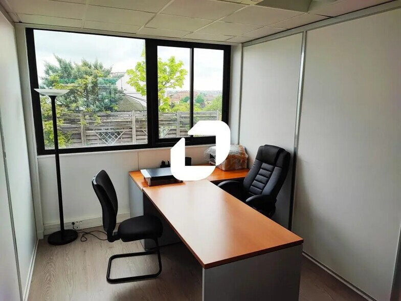 Bureau dans Joinville-le-Pont à louer - Photo de l’immeuble – Image 2 sur 4