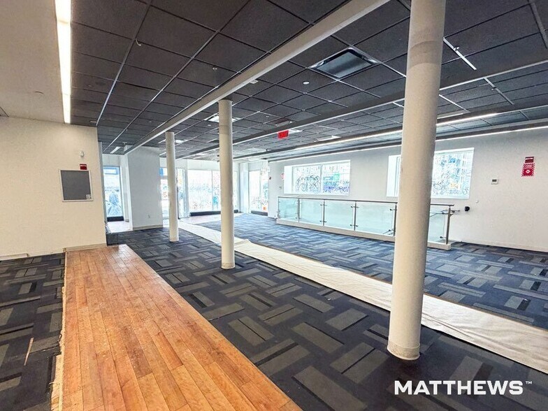 305-307 Grand St, New York, NY à louer - Photo de l’immeuble – Image 2 sur 3