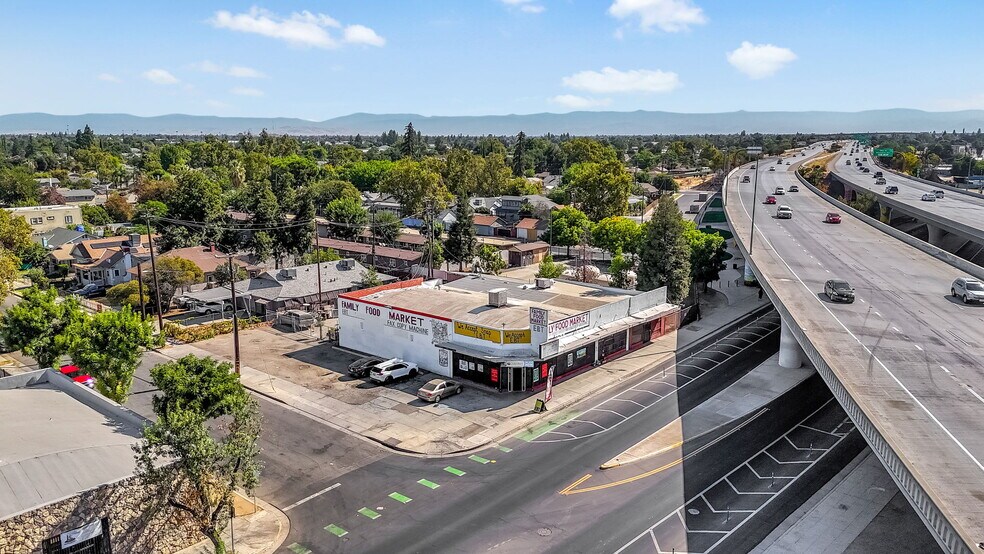 1103-1111 E Belmont Ave, Fresno, CA à vendre - Photo de l’immeuble – Image 2 sur 25