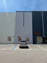 6371 NW 102nd Ave, Doral, FL à louer Photo intérieure– Image 1 sur 7
