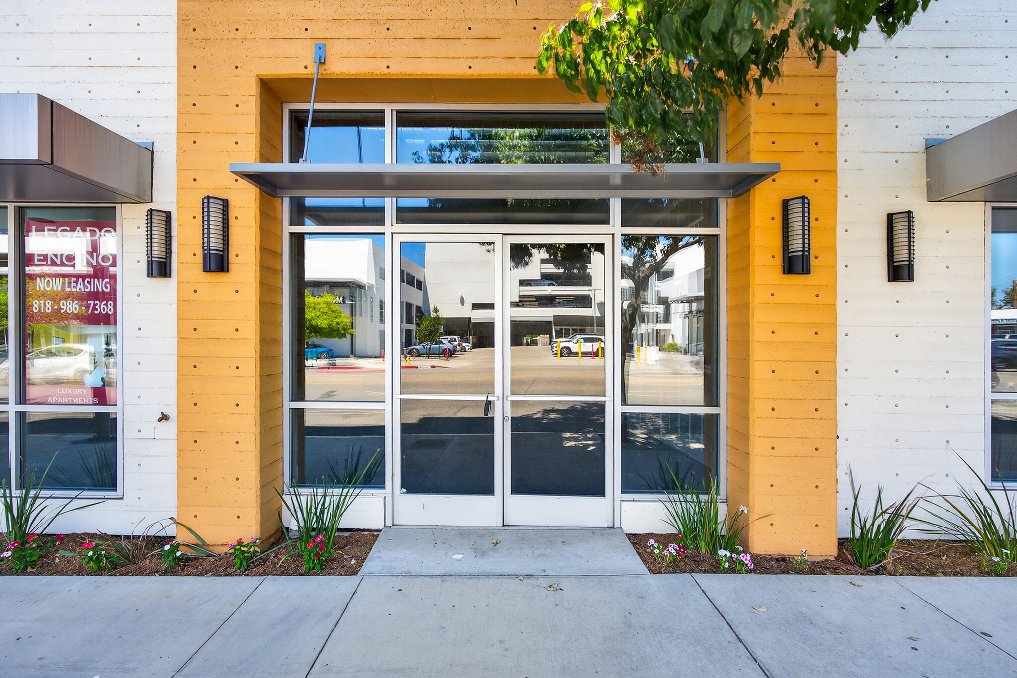 16710 Ventura Blvd, Encino, CA à louer Photo intérieure– Image 1 sur 5