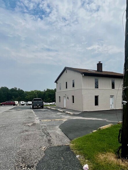 8313 Belair Rd, Nottingham, MD à louer - Photo de l’immeuble – Image 3 sur 3