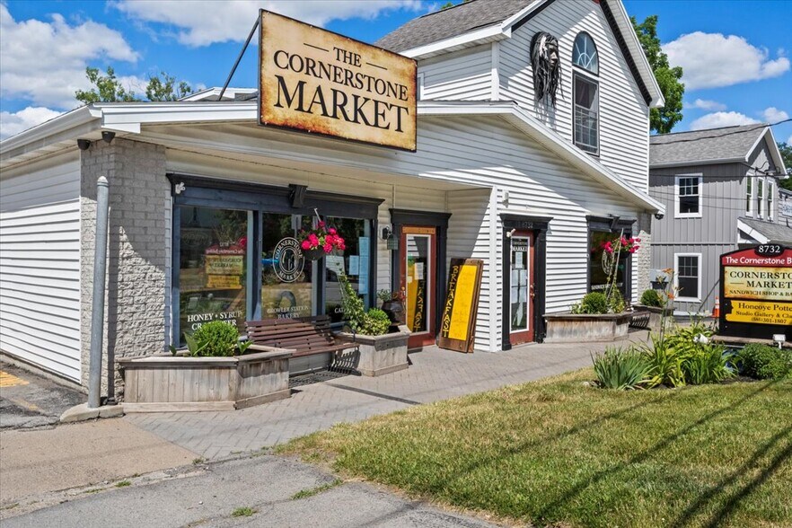 8732 Main St, Honeoye, NY à vendre - Photo de l’immeuble – Image 1 sur 37