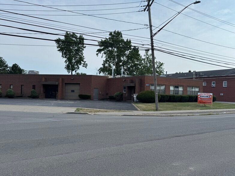 661 Erie Ave, North Tonawanda, NY à vendre - Photo de l’immeuble – Image 2 sur 3
