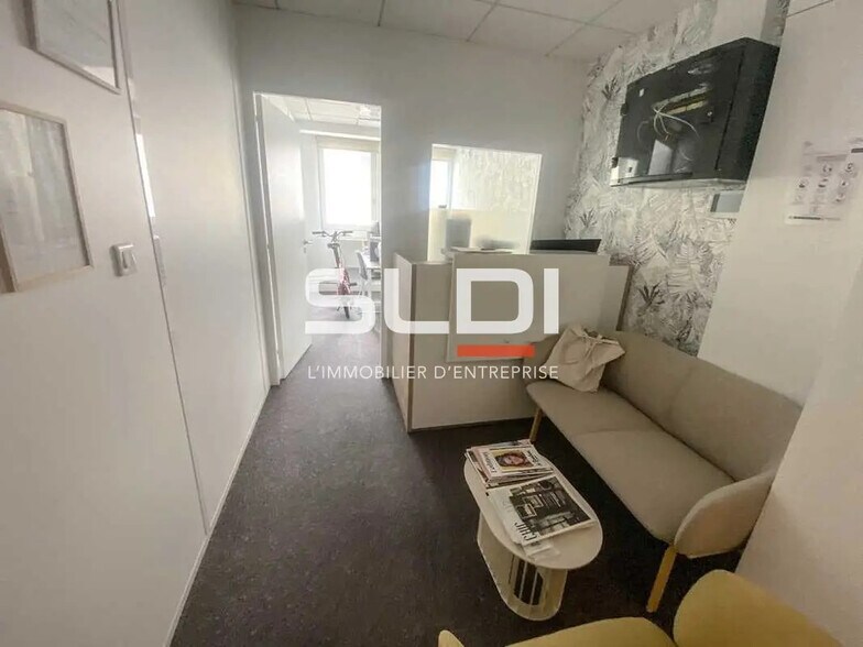 Bureau dans Lyon à louer - Photo de l’immeuble – Image 1 sur 6