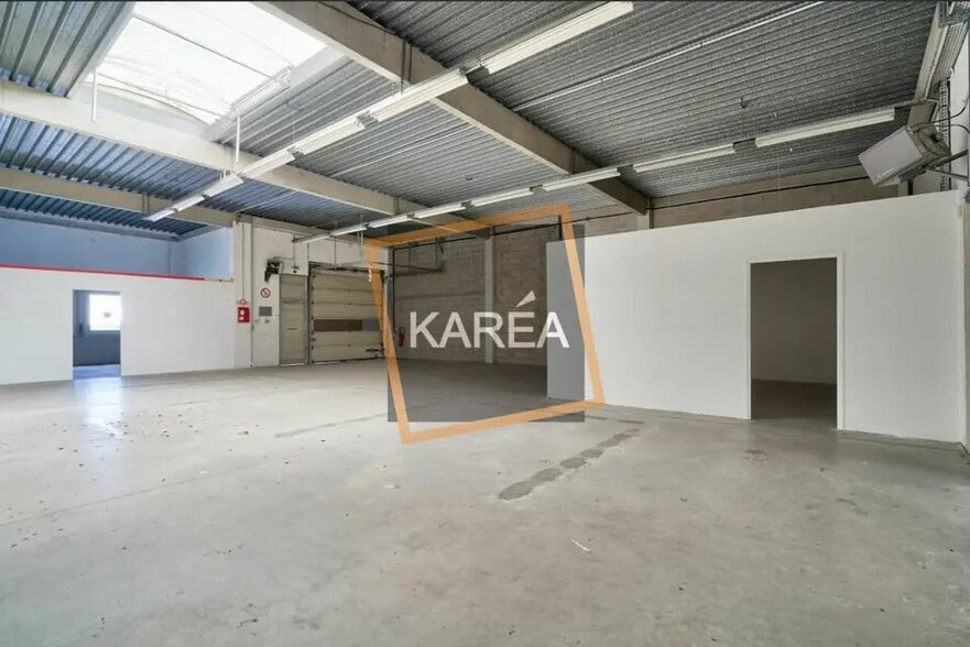 Local d’activités dans Lognes à louer - Photo de l’immeuble – Image 3 sur 5