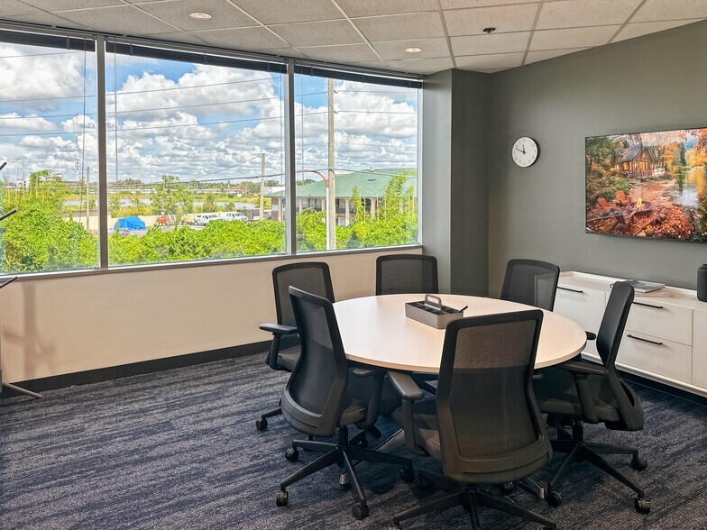 604 Courtland St, Orlando, FL à louer - Photo intérieure – Image 2 sur 13