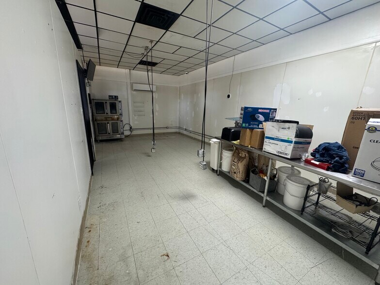 3701 Southwest Blvd, Fort Worth, TX à louer - Photo intérieure – Image 3 sur 6