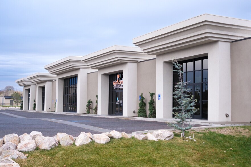 5682 S 3500 W, Roy, UT à louer - Photo principale – Image 1 sur 7