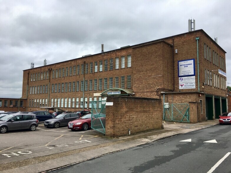Freehold St, Northampton à louer - Photo principale – Image 1 sur 2