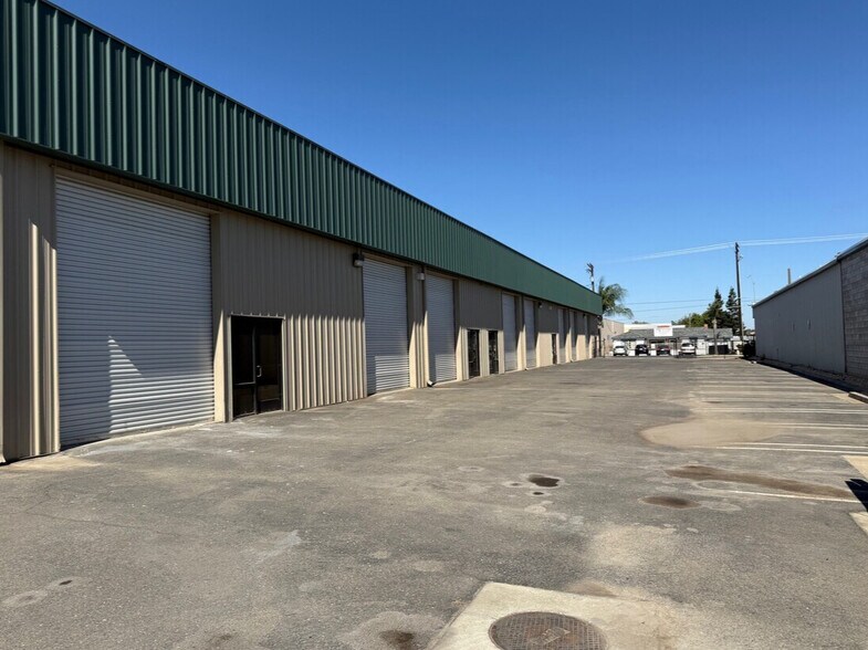 1226 Kansas Ave, Modesto, CA à louer - Photo de l’immeuble – Image 2 sur 6