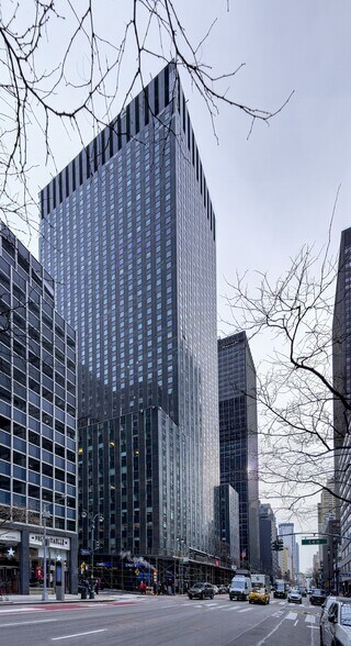 633 Third Ave, New York, NY à louer - Photo de l’immeuble – Image 2 sur 6