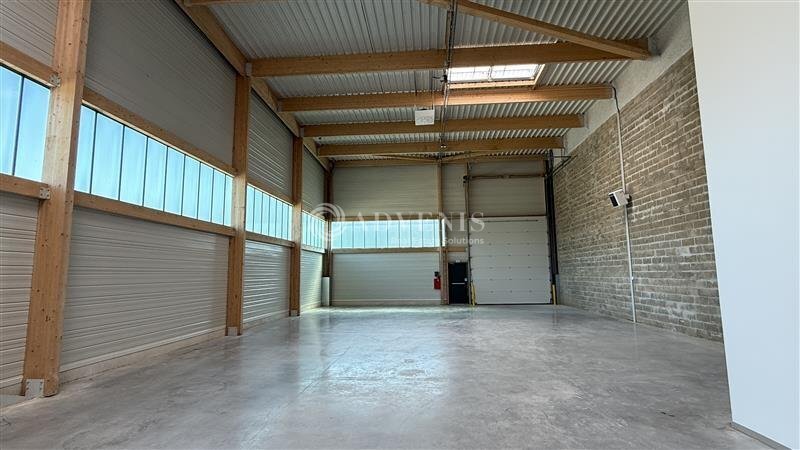 Local d’activités dans Coupvray à louer - Photo de l’immeuble – Image 3 sur 10