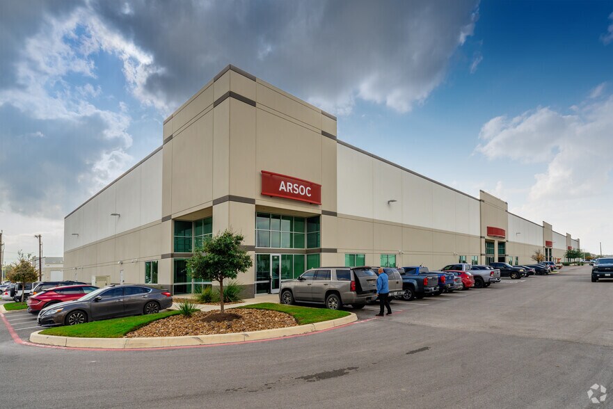 638 Davy Crockett Rd, San Antonio, TX à louer - Photo de l’immeuble – Image 1 sur 7