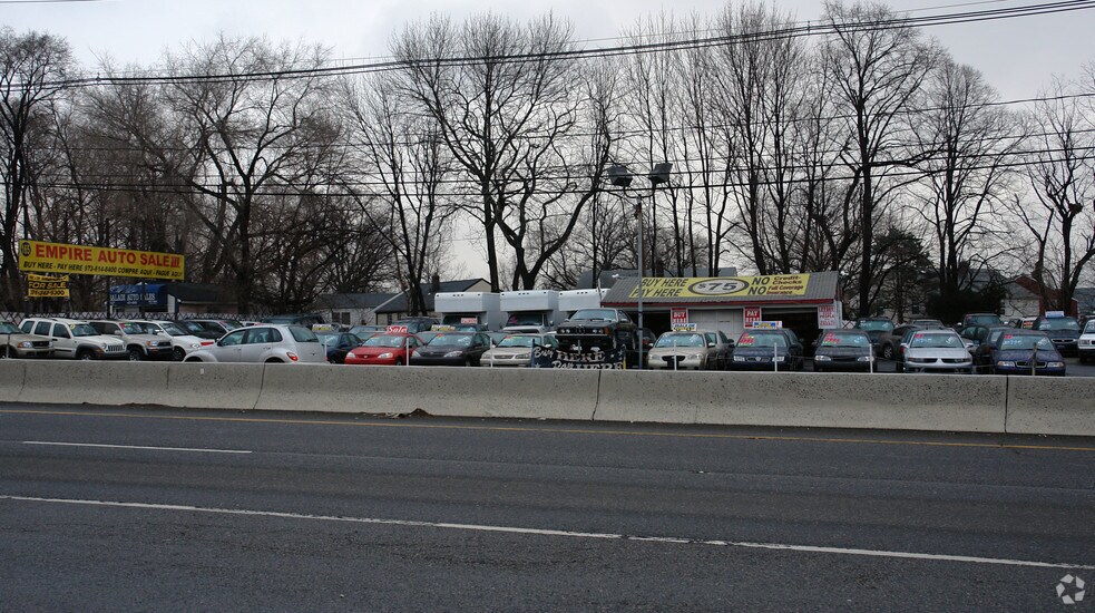 165-B W US-46, Lodi, NJ à vendre - Photo de l’immeuble – Image 2 sur 4