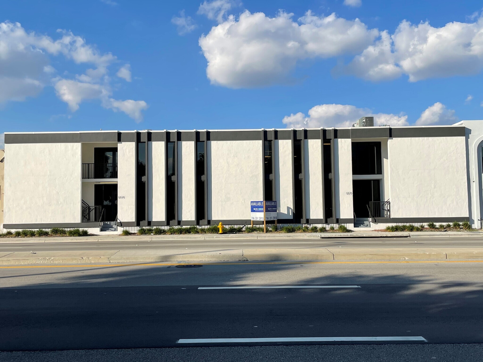 5575 NW 36th St, Miami, FL à louer Photo principale– Image 1 sur 18