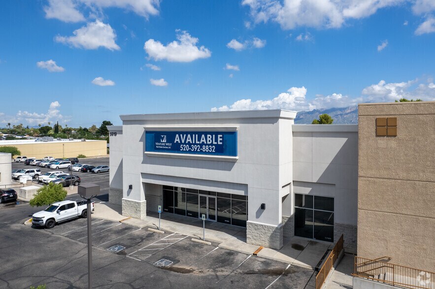 5919 E Broadway Blvd, Tucson, AZ à vendre - Photo de l’immeuble – Image 1 sur 6