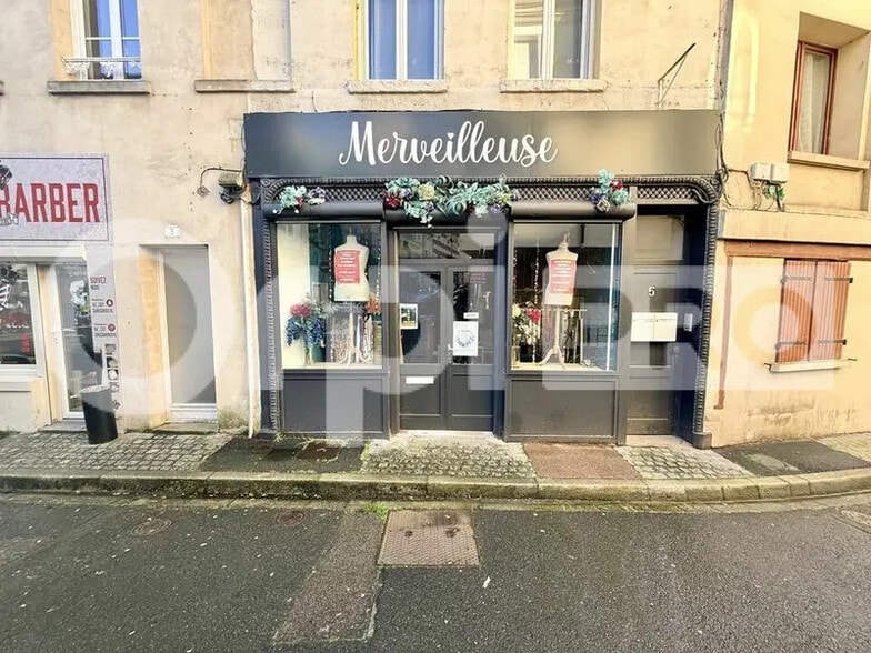 Local commercial dans Montivilliers à vendre - Photo de l’immeuble – Image 2 sur 8