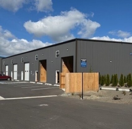 2001 Henson Rd, Mount Vernon, WA à louer - Photo de l’immeuble – Image 1 sur 8