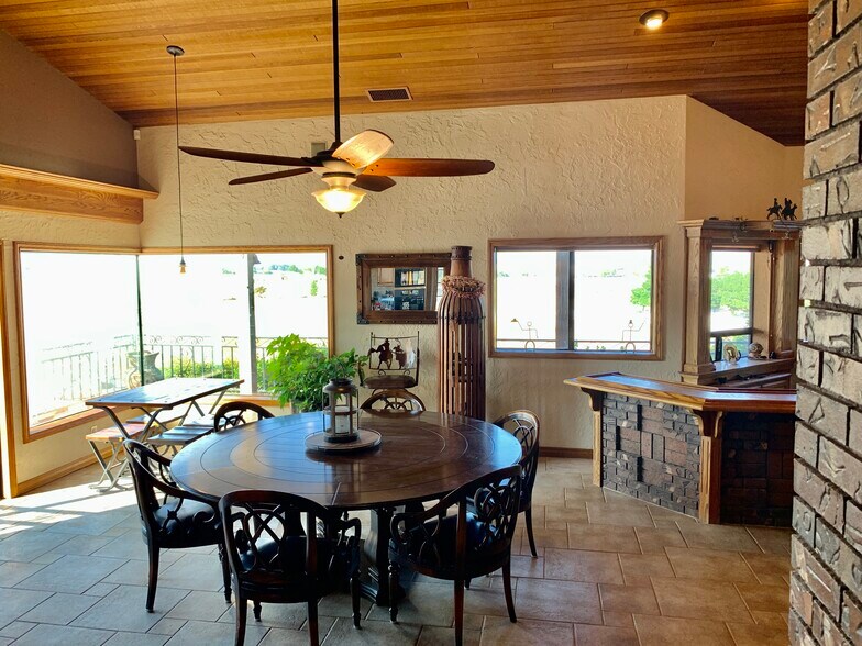 10291 Deep Creek Rd, Apple Valley, CA à vendre - Photo intérieure – Image 2 sur 22