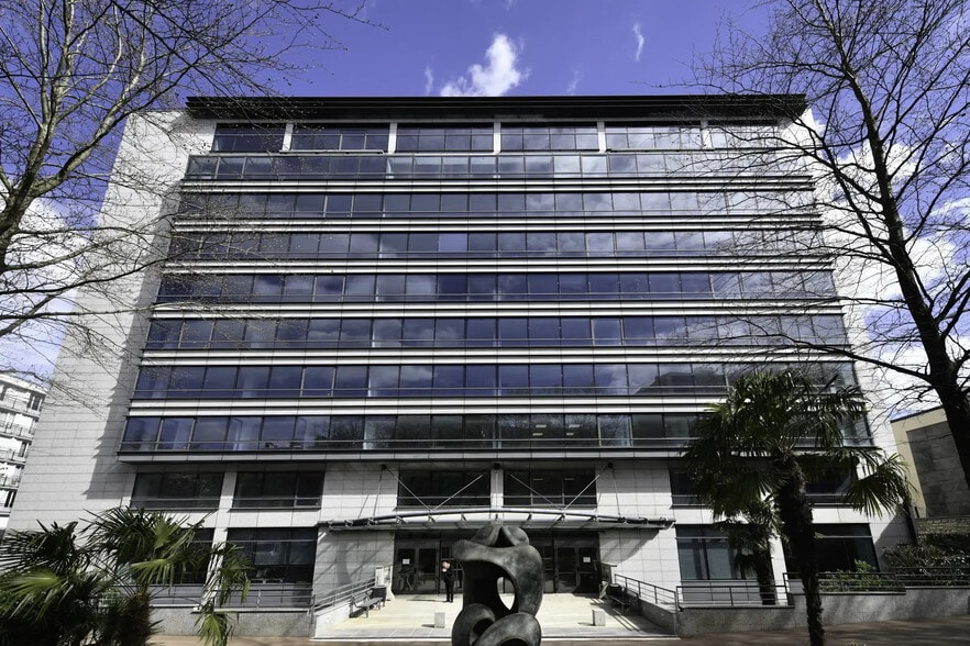99 Avenue Aristide Briand, Montrouge à vendre - Photo de l’immeuble – Image 1 sur 10