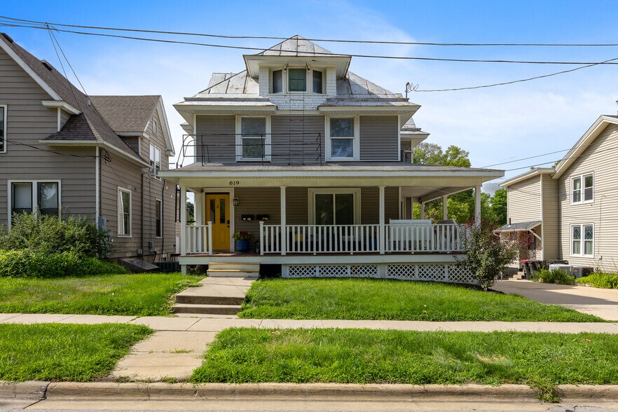 619 E Burlington St, Iowa City, IA à vendre - Photo de l’immeuble – Image 2 sur 6