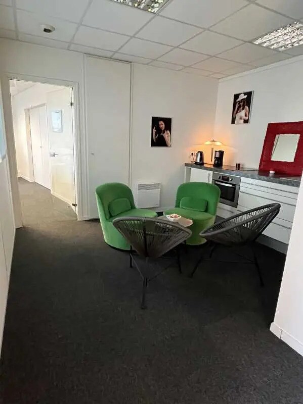 Bureau dans Pacé à louer Photo de l’immeuble– Image 1 sur 9