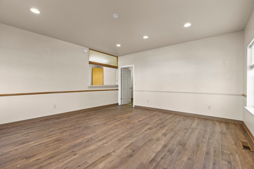 10 Governors Ln, Chico, CA à louer - Photo de l’immeuble – Image 2 sur 7