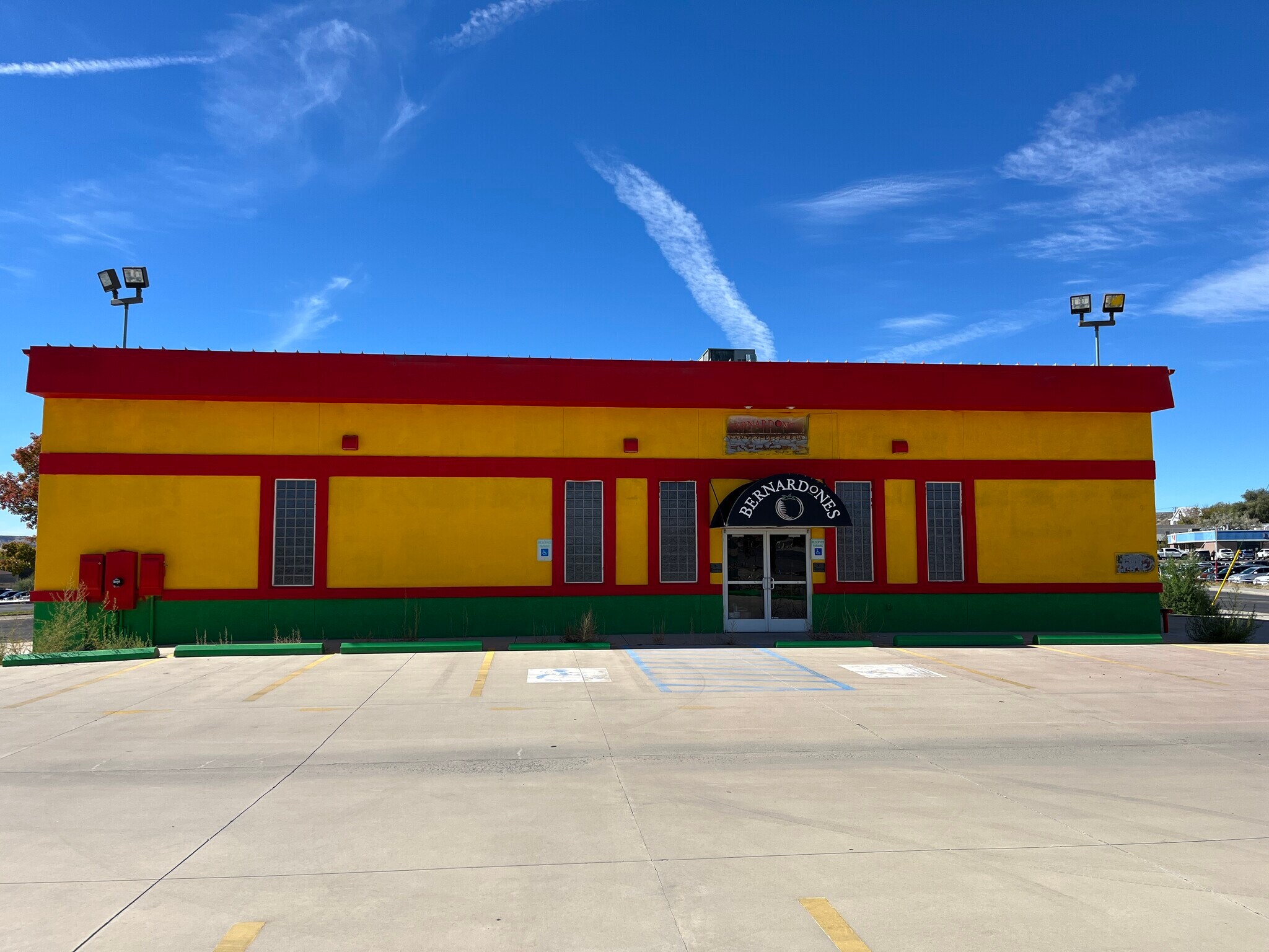 933 W Main St, Farmington, NM à louer Photo de l’immeuble– Image 1 sur 12