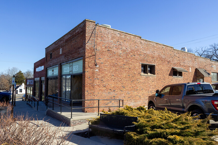 19 S Broadway St, Louisburg, KS à louer - Photo de l’immeuble – Image 2 sur 7